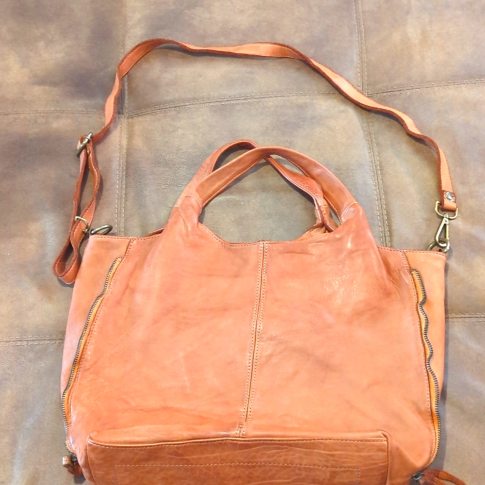Soft Italian leather purse with crossbody strap. Excellent condition!